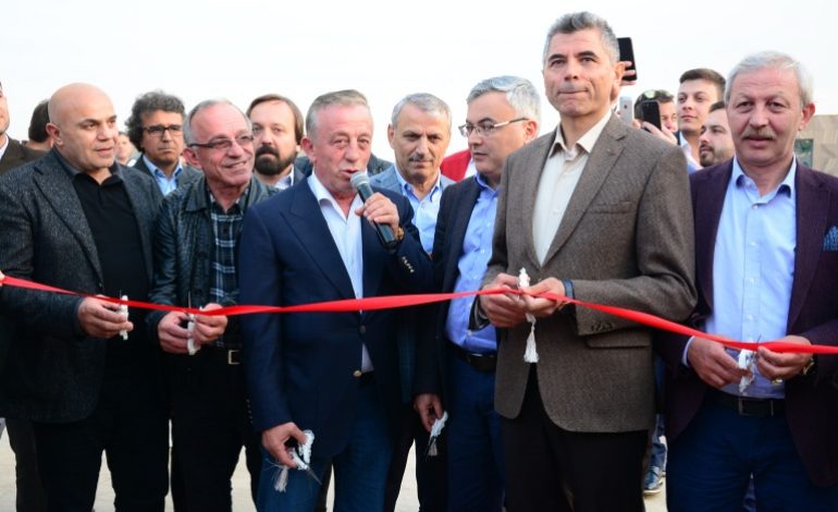Ali Ağaoğlu’ndan Yeğenine Tam Destek