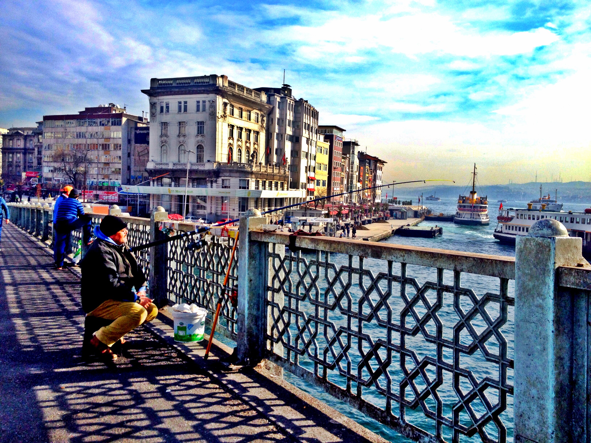 Один день в стамбуле спб. Каракёй Стамбул. Набережная Каракей Стамбул. Район Галата в Стамбуле. Стамбул Галата набережная.