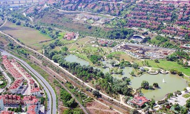 Bahçeşehir Gölet İçin Ayakta