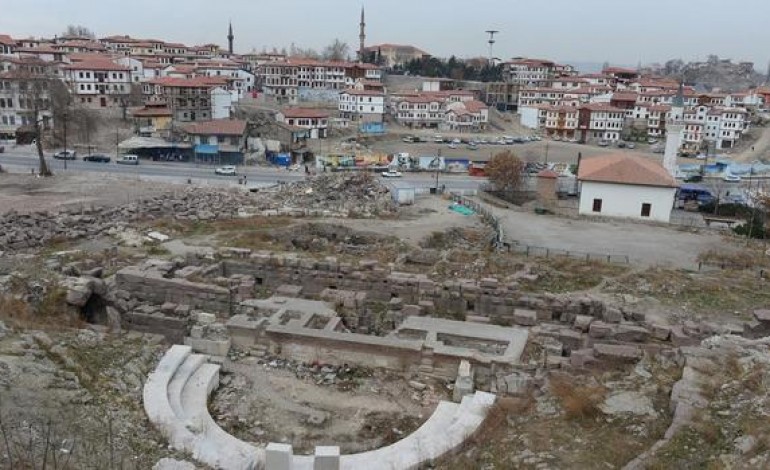 Antik Tiyatro Ortaya Çıkıyor