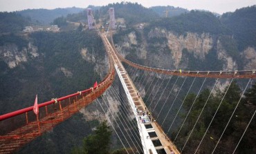 Dünyanın en yüksek ve en uzun cam köprüsü