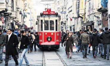 Ünlü caddeler para basıyor