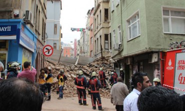 Fatih Kumkapı'da Bina Çöktü