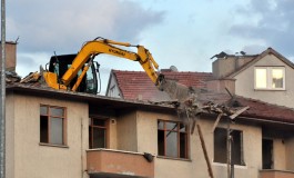 Türkiye'de sıradan bir bina yıkımı durumu