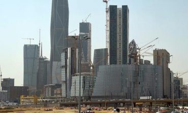 İnşaat şirketi 50 bin kişiyi işten çıkardı