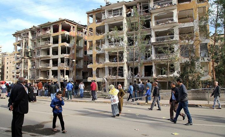 Diyarbakır’daki terör saldırısında Bin 709 ev ve iş yeri hasar gördü