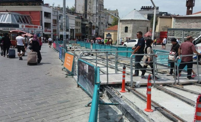 İstiklal Caddesi Şantiye Gibi