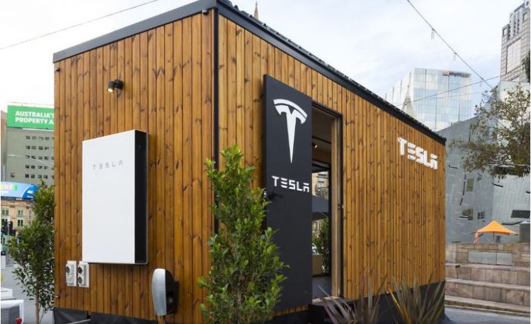 Tesla, Güneş Paneli Projesini Tiny House ile Görücüye Çıkardı!