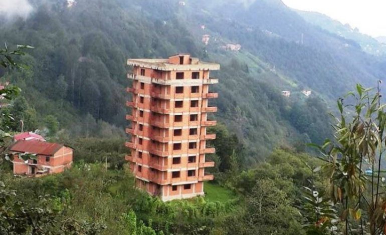 Haluk Pekşen Karadeniz’deki İmar Yanlışlarının Peşini Bırakmıyor