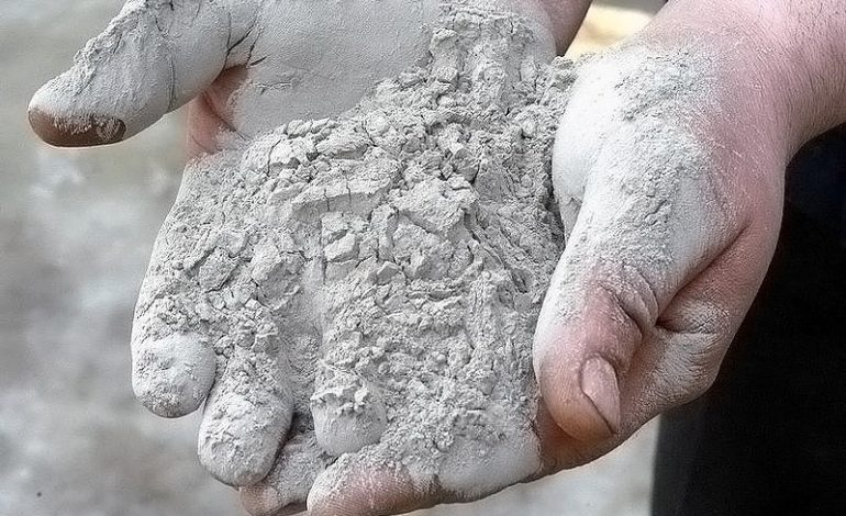 Çimentoya faiz ve vergi darbesi