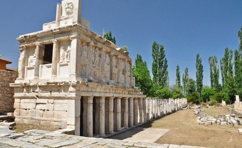 Afrodisias Antik Kenti kazılarına destek vermek için kurulan Geyre Vakfı, 30 yaşında