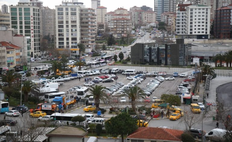 İBB, Kadıköy Belediyesi Otoparkına El Koydu