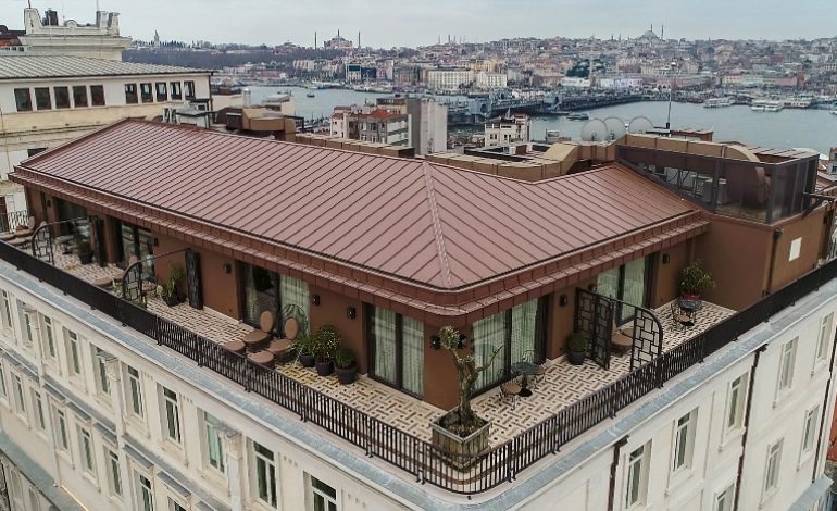 Tarihi Çeşme Hamamı ve 180 yıllık banka binası, yıllarca süren restorasyonla turizme kazandırıldı