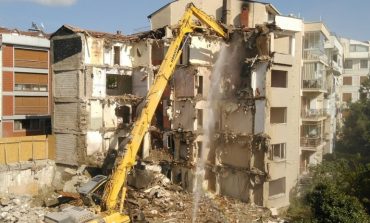 Şehirlerin güvenliği için metruk binalar yıkılıyor
