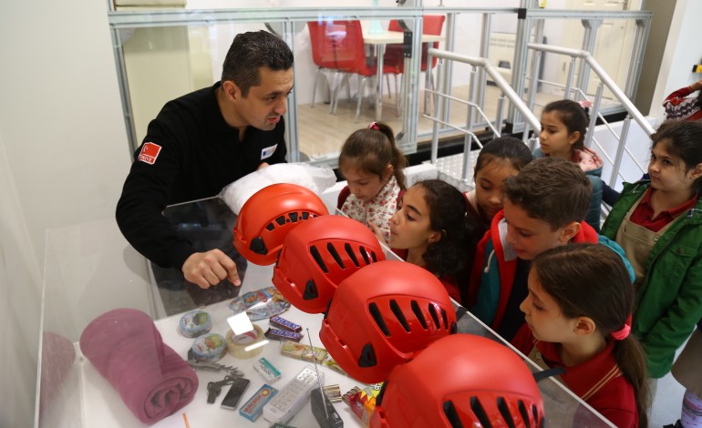 Kadıköy Belediyesi’nden Çocuklara Afet Eğitimi