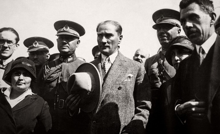 Folkart’ta Atatürk Resimleri Sergisi