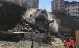 Kağıthane'de 4 katlı bina çöktü
