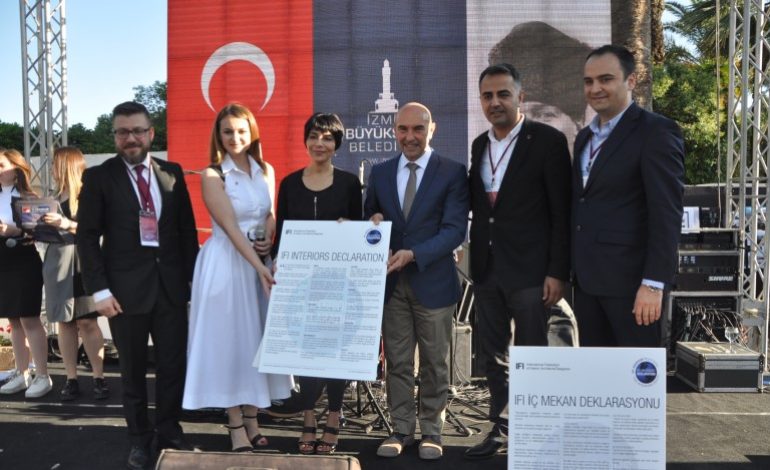 İzmir’li İçmimarlar, “Dünya İç Mekanlar Günü’nü Coşkuyla Kutladı