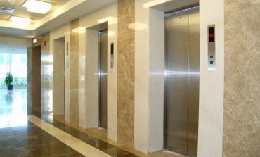 Renkli Etiketler Asansörün Güvenliğine İşaret Ediyor