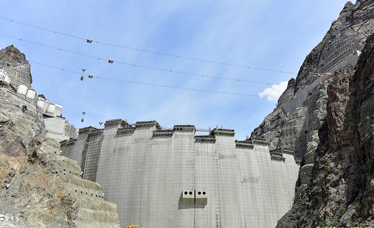 Türkiye’nin en yüksek barajı Yusufeli’de üst seviye önlemlerle çalışmalar sürüyor
