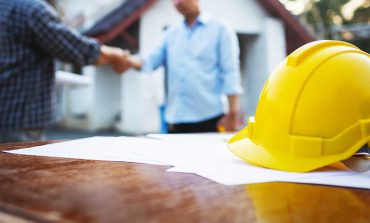 Ticaret Bakanı Bolat, ihracatçılar ve müteahhitlerle Irak yolcusu