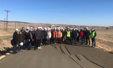 TÜRKÇİMENTO ESKİŞEHİR’DE ÜNİVERSİTE ÖĞRENCİLERİNE BETON YOL UYGULAMA EĞİTİMİ DÜZENLEDİ