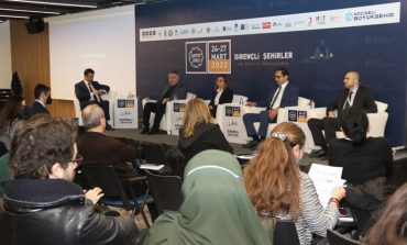 KARTEPE ZİRVESİ’NDE GERÇEKLEŞEN “DİJİTAL ŞEHİRLER” PANELİNDE ŞEHİRLERİ AKILLI HALE GETİRMENİN YOL HARİTASI ELE ALINDI