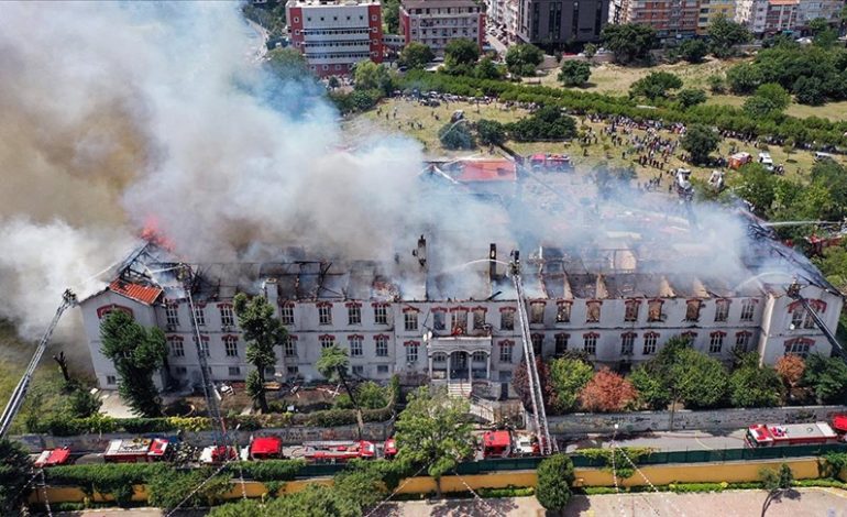İstanbul’da Balıklı Rum Hastanesi’nde yangın çıktı