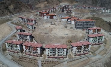 Baraj nedeniyle su altında kalacak Yusufeli ilçesi yeni yerine taşınmaya başladı