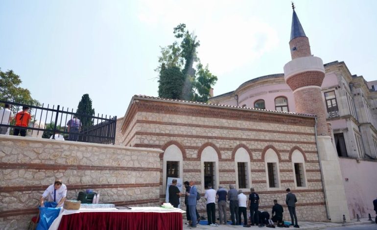 İBB, Haydarhane Camii, tekkesi ve haziresini tam 1 yıllık çalışmanın ardından yeniden inşa etti