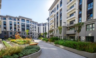 İzmir'de 1404 konut ve 289 iş yeri, hak sahibi depremzedelere teslim edildi