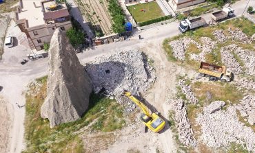 Kapadokya'da peribacalarına zarar veren 400'den fazla yapı kaldırıldı
