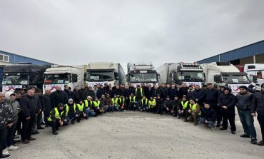 TÜRKİYE'DEKİ DEPREMİN YARALARINI SARMAK İÇİN AZERBAYCAN'DA KARDEŞ YARDIMI PLATFORMU KURULDU