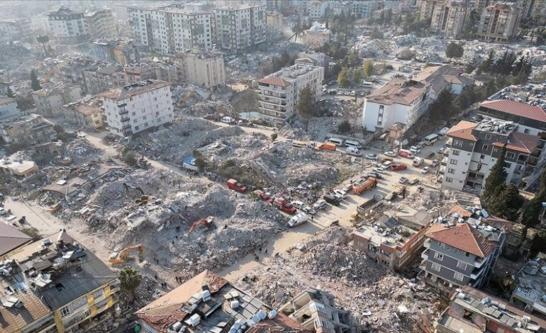 Depremlerde yıkılan binalarla ilgili tutuklananların sayısı 188’e yükseldi