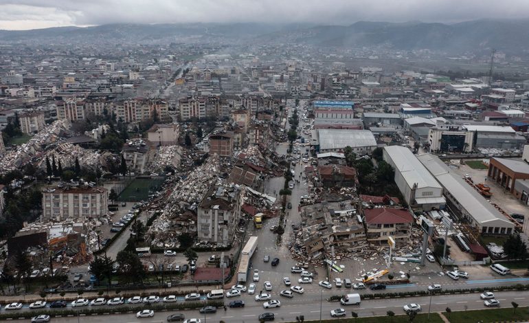 Kahramanmaraş merkezli depremlerden etkilenen Suriye’de ölenlerin sayısı 2 bin 530’a çıktı