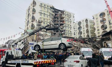 Kahramanmaraş'ta 7,4 ve Gaziantep'te 6,5 ile 6,4 büyüklüğünde deprem