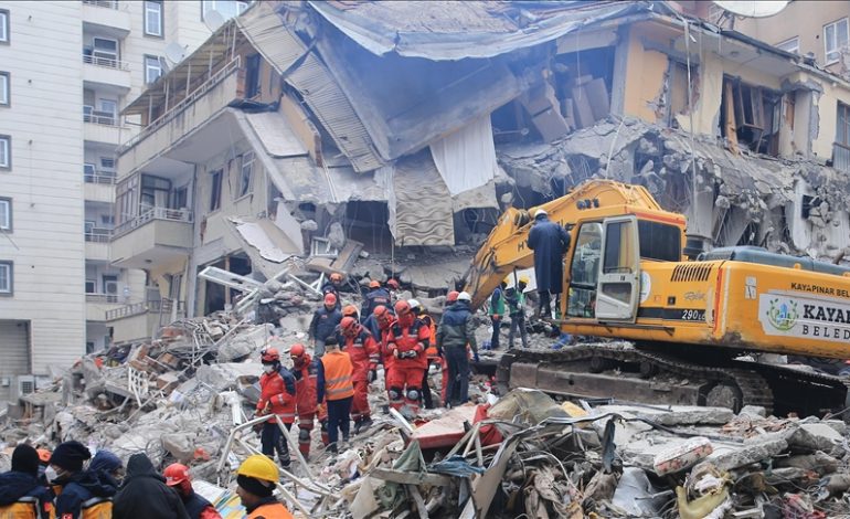 Türkiye’nin Değişmeyen Gündemi “Deprem”