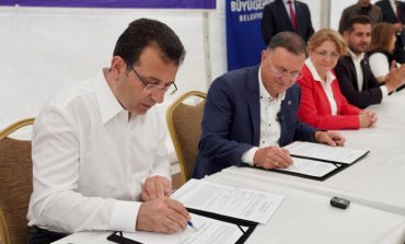 İBB, 62,5 MİLYON LİRALIK NAKDİ YARDIM ULAŞTIRACAĞI HATAY’A 1.000 GEÇİCİ KONUT YAPACAK