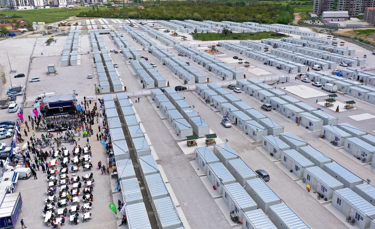 Malatya ve Adıyaman’da 10 bin kişilik konteyner kentlerde yaşam başladı