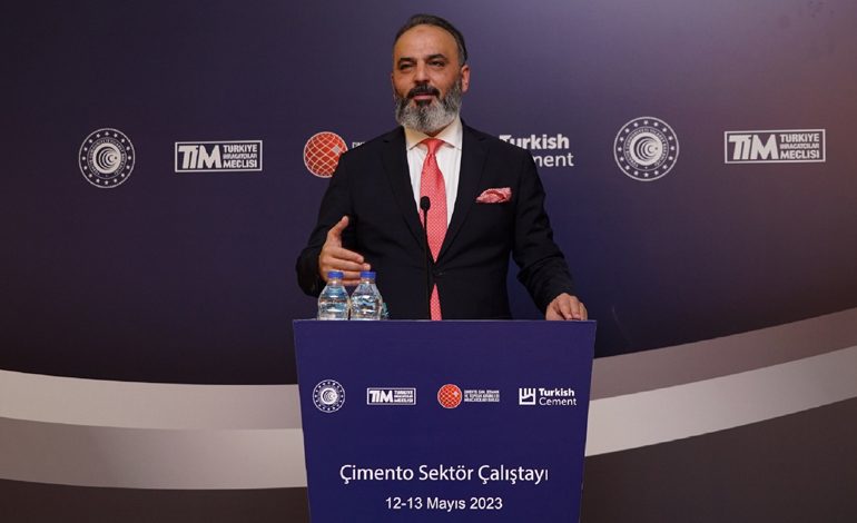 ÇCSİB Yönetim Kurulu Başkan Yardımcısı Abdulhamit Akçay: “Türk çimento sektörü ihracatı azaltmadan iç talebi karşılayacak güce sahip”