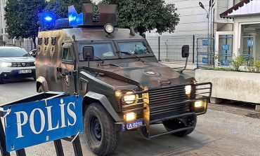 Mersin'de depremzedeleri "kiralık ev" vaadiyle dolandırdıkları öne sürülen 10 zanlı yakalandı