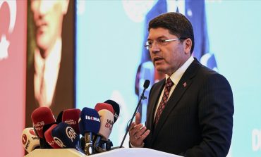 Bakan Tunç: Hasarlı binalara ilişkin yargısal süreçlerin çok uzamaması gerekiyor