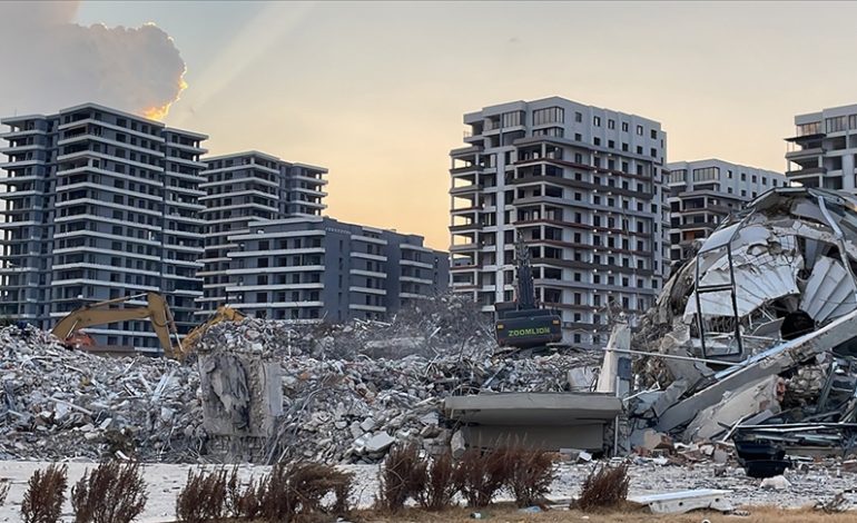 Deprem bölgesinde yıkılamayan binalarla ilgili yargıda “hızlı karar” sürecine geçilecek