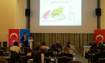 JAPON MÜHENDİS YOSHİNORİ MORİWAKİ GAZİANTEP VE ADIYAMAN’DA DEPREM EĞİTİMİ VERDİ