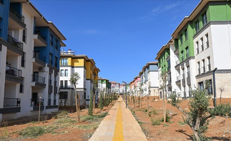 Deprem bölgesinde yıl sonuna kadar 452 bin konut ve iş yeri teslim edilecek
