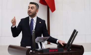 Adıyaman Çarşı ve Meydan Düzenleme Projesi’ni Meclis gündemine taşıyan DEVA Partili Avşar: “Proje neden askıya alındı?”