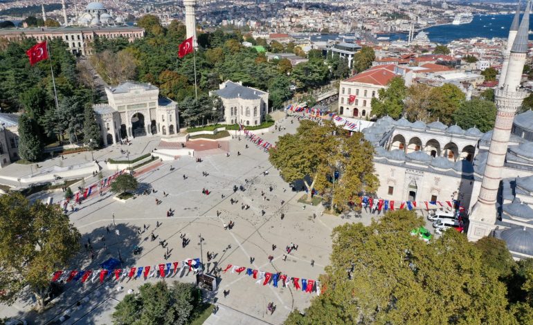 Beyazıt Meydanı Görkemli Günlerine Döndü