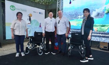 ANADOLU YAKASI İNŞAAT MÜTEAHHİTLERİ DERNEĞİ’NDEN 2 ADET AKÜLÜ TEKERLEKLİ SANDALYE