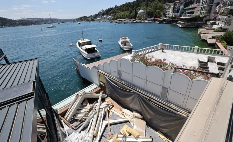 BOĞAZ’DA KAÇAK YAPILAŞMAYA GEÇİT YOK: İBB YIKIM SÜRECİNİ BAŞLATTI