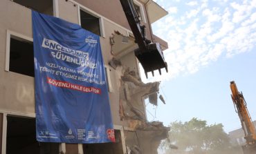 BAKIRKÖY’DE YÜKSEK RİSKLİ YAPILAR İÇİN DÖNÜŞÜM BAŞLADI